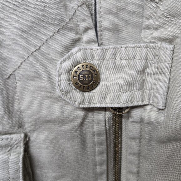 5.11 Tactical Khaki Utility Vest Mens L Cargo Pockets Safari Hiking Gorpcore - Picture 4 of 9